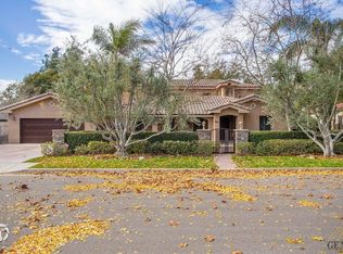 2211 Spruce St, Bakersfield, CA 93301