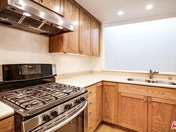 4th image of 2018 Griffith Park Blvd APT 323