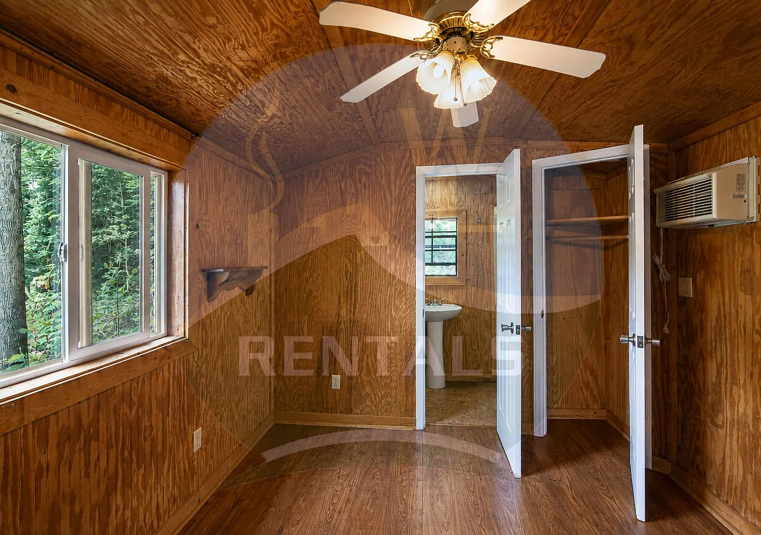 Mountain Retreat Tiny Home in Whittier NC in Iris Cove — Photo 4