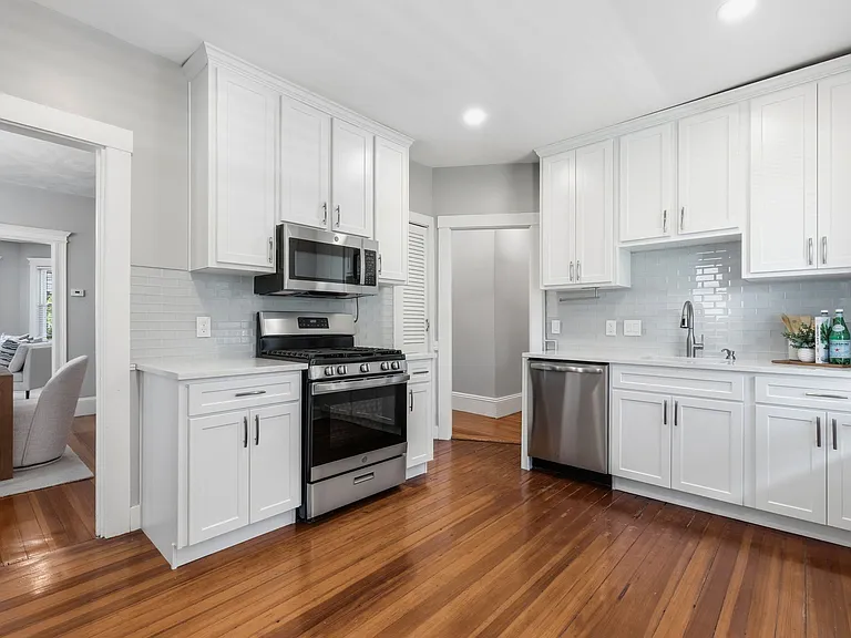 33 Rosemont St #1 — Photo 4