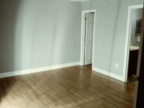 5th image of 18605 Village Fountain Dr
