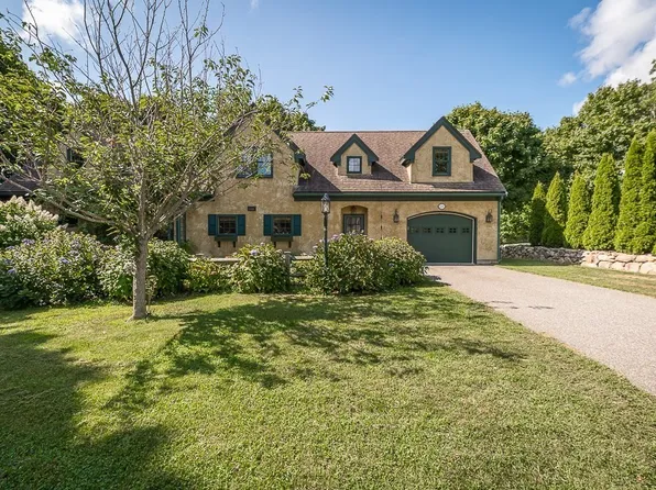 126R Mount Pleasant Ave, Gloucester, MA 01930