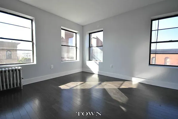 Rented by Town Residential | media 32