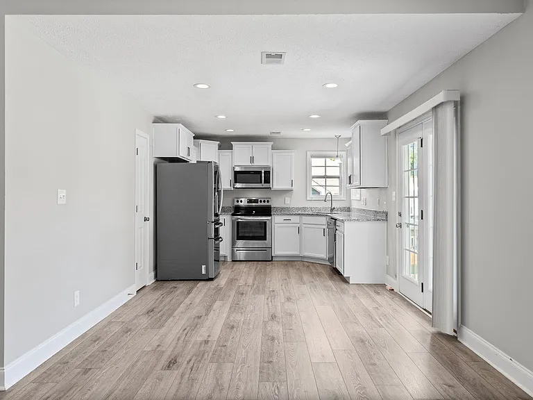 169 Bonnell Dr — Photo 8
