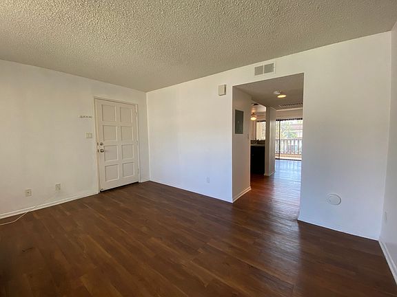 2nd image of 987 E Del Mar Blvd APT 11