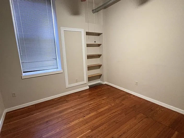 125 W. Saratoga St — Photo 6