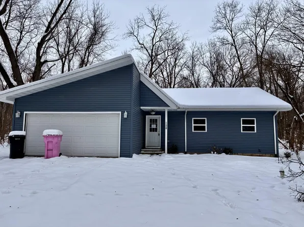 11940 3rd St, Osceola, IN 46561