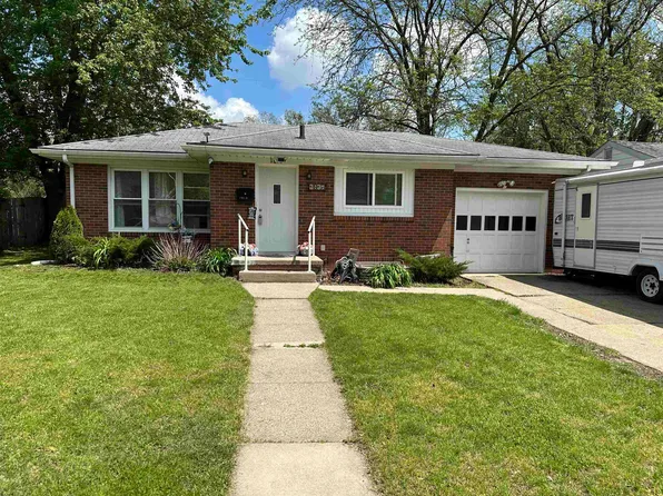 1016 Baker Dr, Elkhart, IN 46516