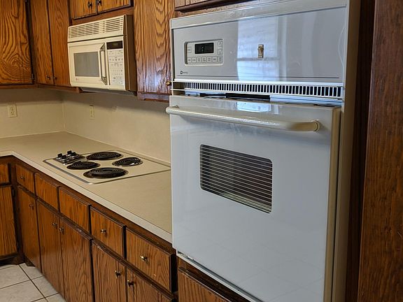 4th image of 2116 Tanglewood Dr