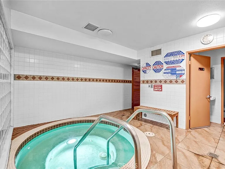18415 Collins St #I — Photo 21