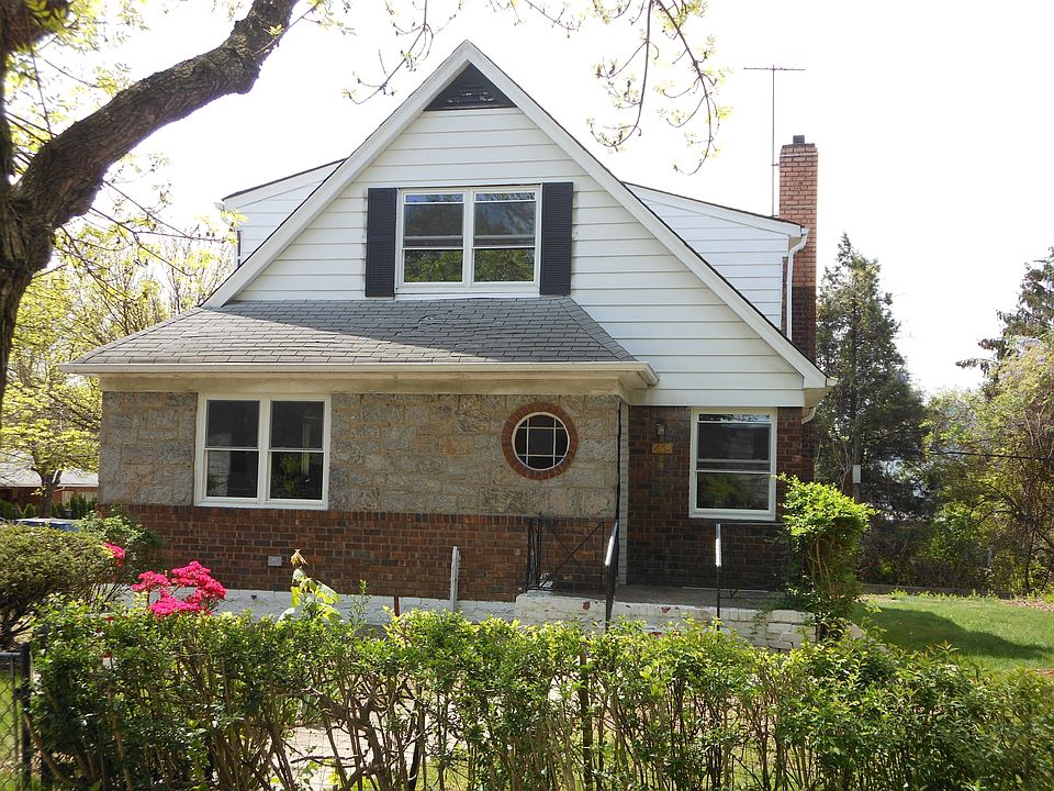 1st image of 6424 Boelsen Cres #2