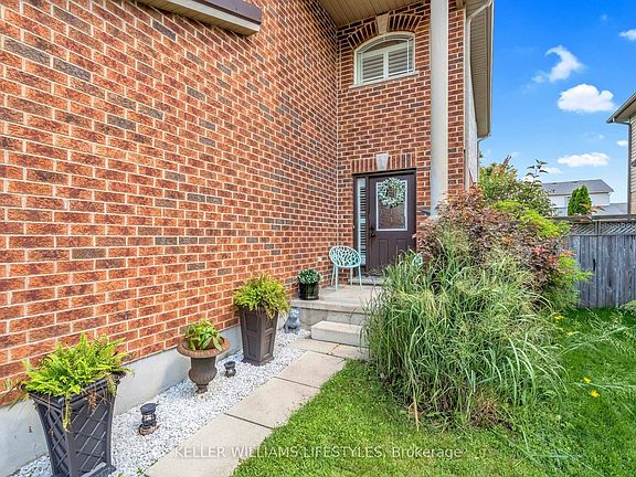 4th image of 1726 Ennismore Cres