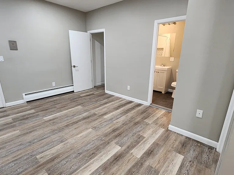 40 Evergreen St #14 — Photo 3