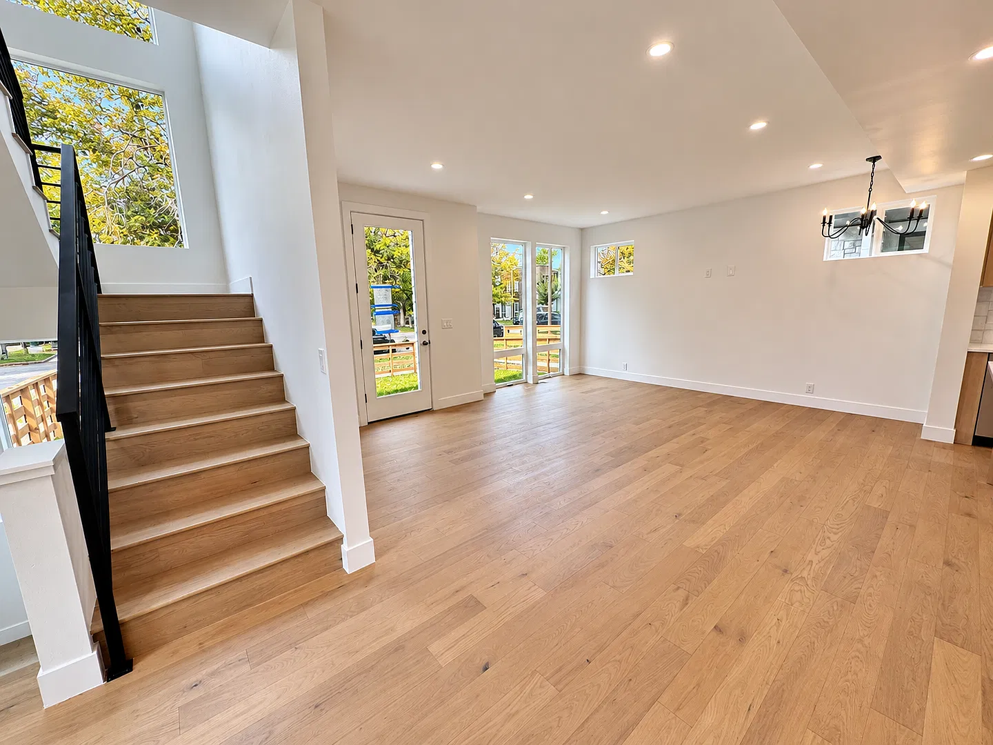 Mariposa St. Townhomes — Photo 4