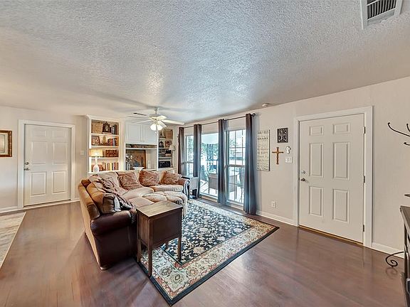 5th image of 2111 Robinwood Ln
