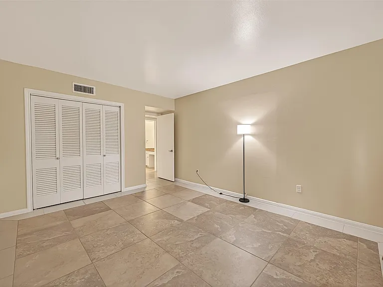 2600 Bellefontaine St #B24 — Photo 21