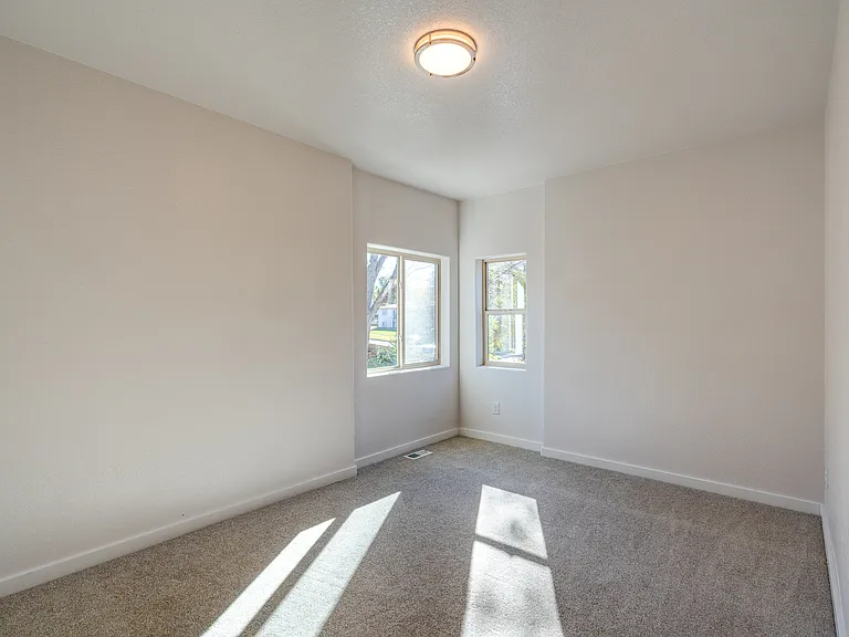 818 E Cucharras St — Photo 10