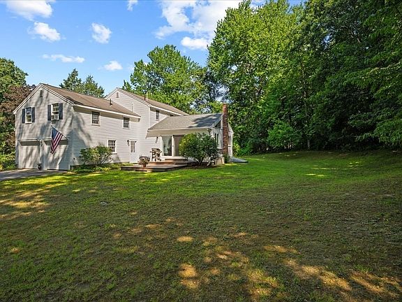 3rd image of 11 Hickory Rd