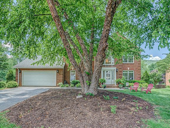 3rd image of 5225 Dresden Ln
