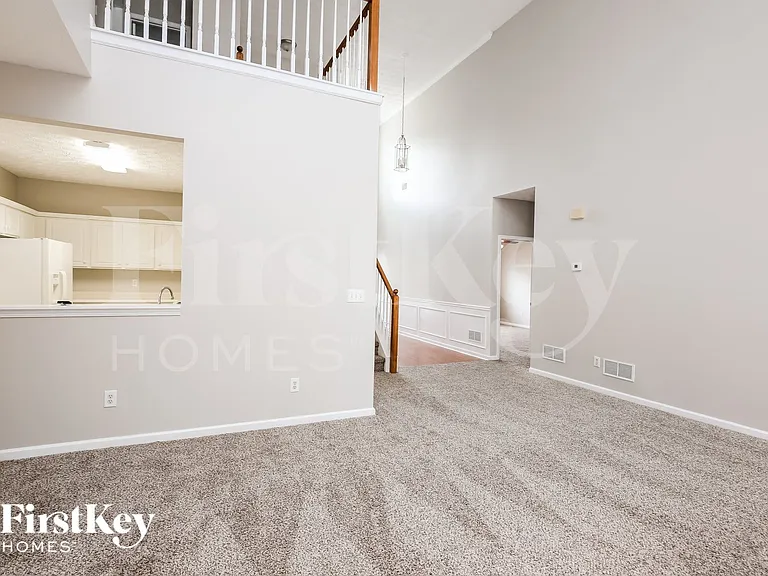 235 Lazy Willow Ln — Photo 4