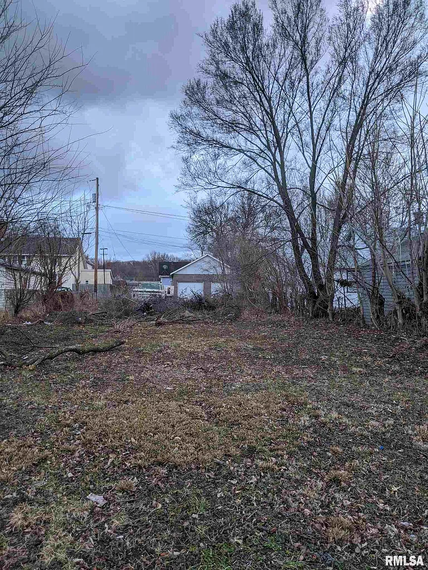 2404 5 1/2 Ave photo 1
