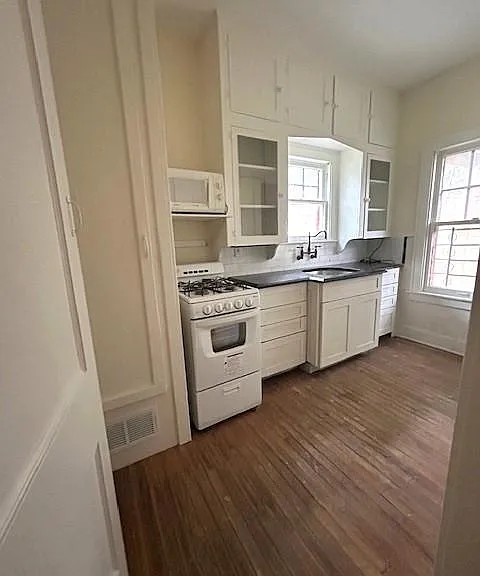 320 Spofford St #1 — Photo 4