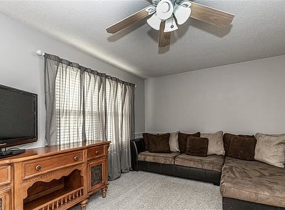 3rd image of 1173 S Greenwood Park
