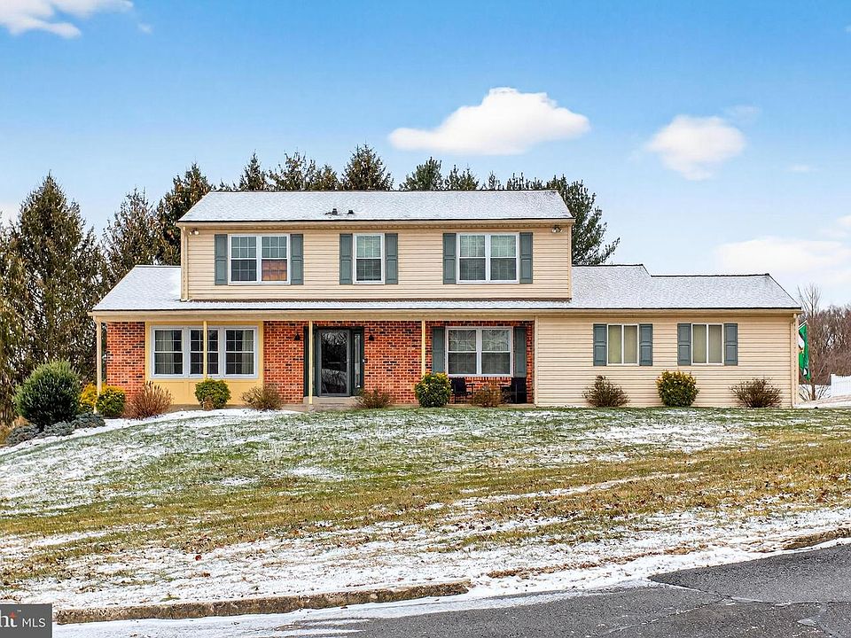 1st image of 980 Crimson Ln