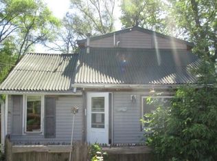 419 Woodlawn Ave, Burlington, WI 53105