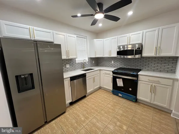 6610 N Smedley St, Philadelphia, PA 19126