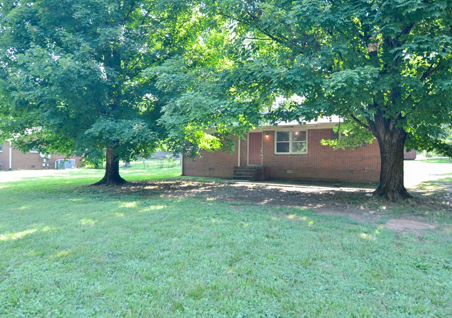 325 Shirley Rd — Photo 2