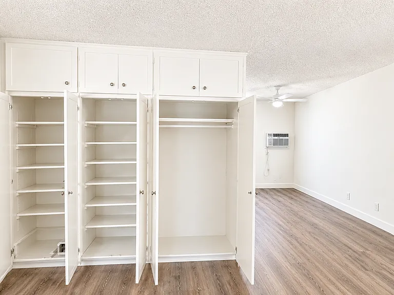 7450 Canby Ave — Photo 10