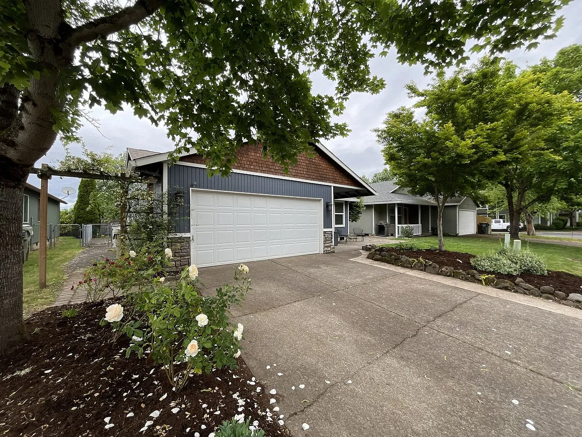 Building Photo - 17327 SW Hurrell Ln