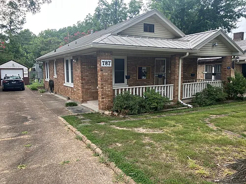 787 Newell St Photo 1
