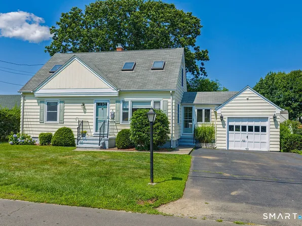 4 McKinnel Court, Branford, CT 06405