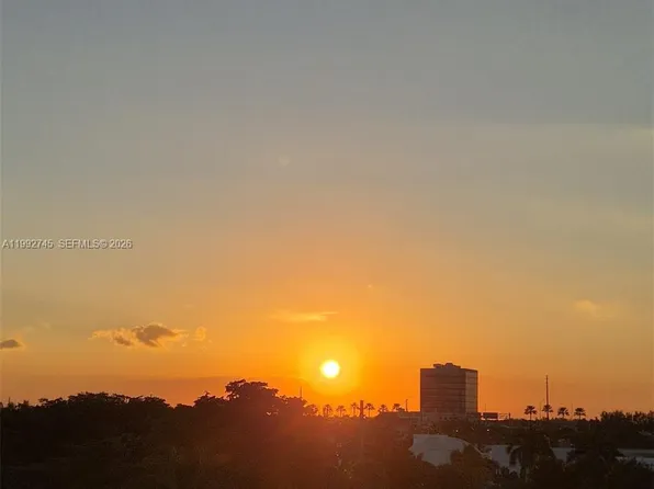 20400 W Country Club Dr APT 605, Aventura, FL 33180