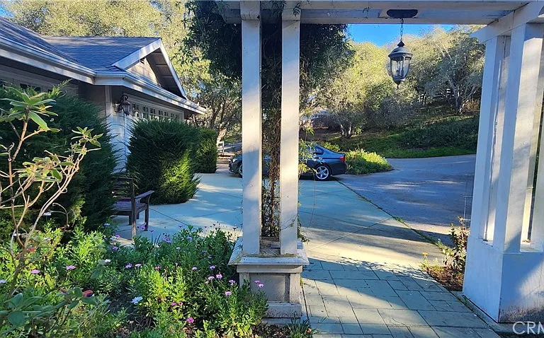 1961 Vineyard View Ln — Photo 4