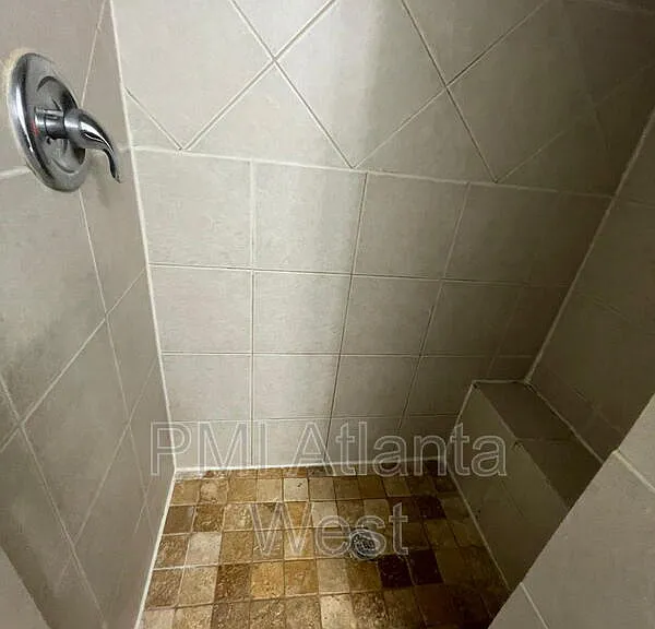 1715 Highland Pl — Photo 8