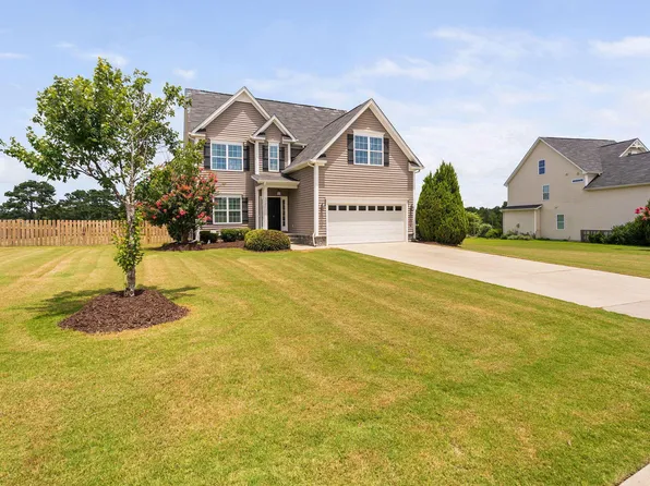 121 Atkins Village Ct, Fuquay Varina, NC 27526
