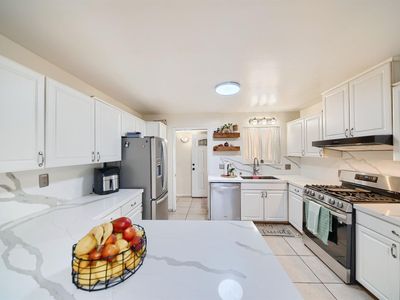 610 Highmoor Ave, Stockton, CA, 95210
