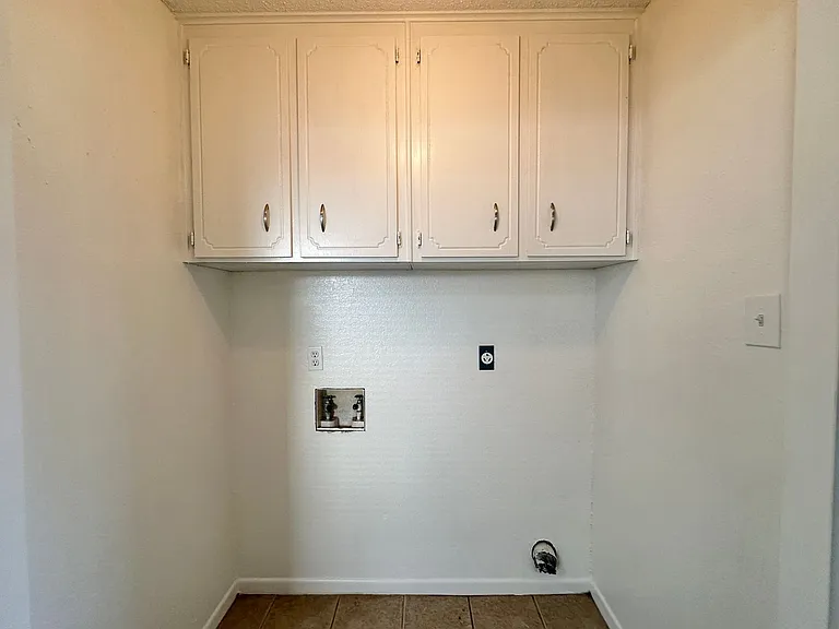 219 E Beeline Ln — Photo 10
