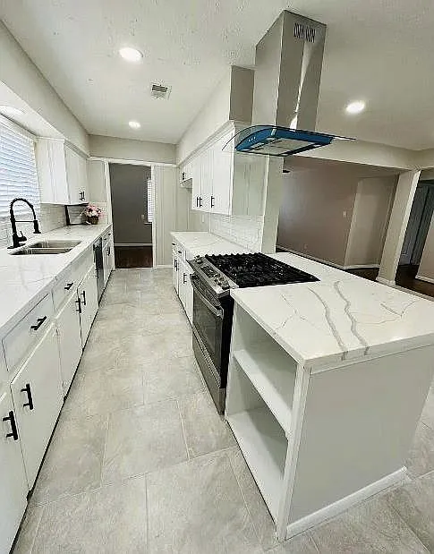 3 bed, 2.0 bath, 1170 sqft, $2,000 — Photo 4