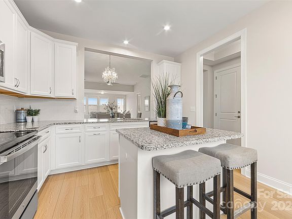 5th image of 6033 Blissful Dr