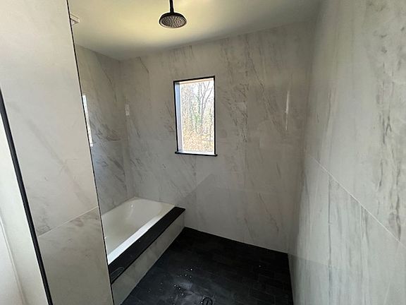 5th image of 235 E 2nd St