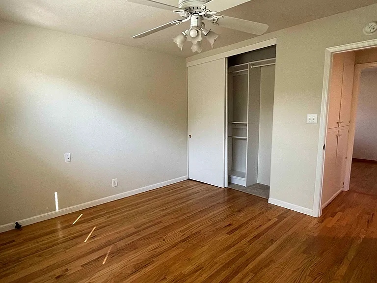2000 Santa Cruz Ave — Photo 16