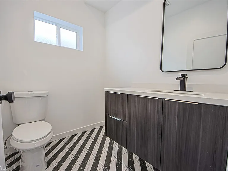 5235 Satsuma Ave — Photo 28