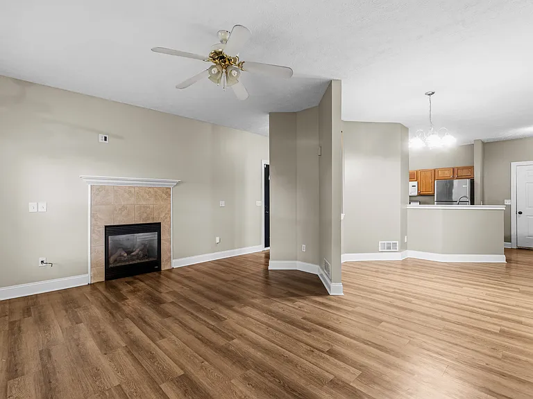 22074 Marberry Cmns — Photo 2