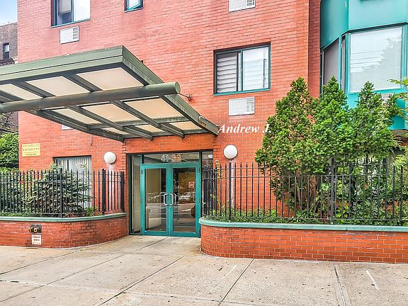 2nd image of 41-33 Parsons Blvd #5A