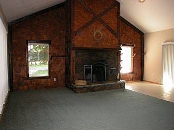 5th image of 519 NE 37th Ave
