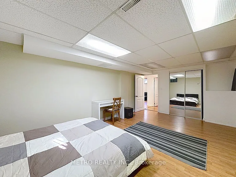 17 Twin Circle Ct #ENTIRE — Photo 34